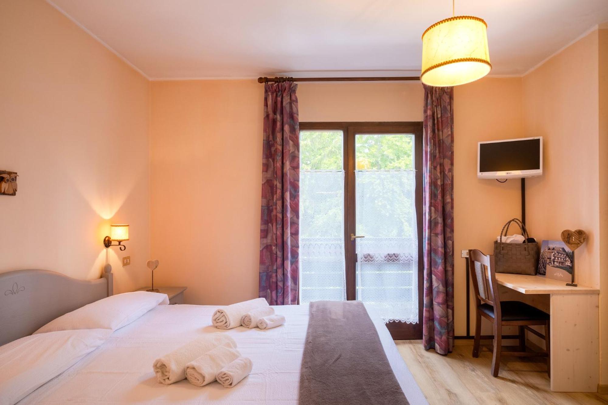 Hotel Piccola Baita Molveno Εξωτερικό φωτογραφία